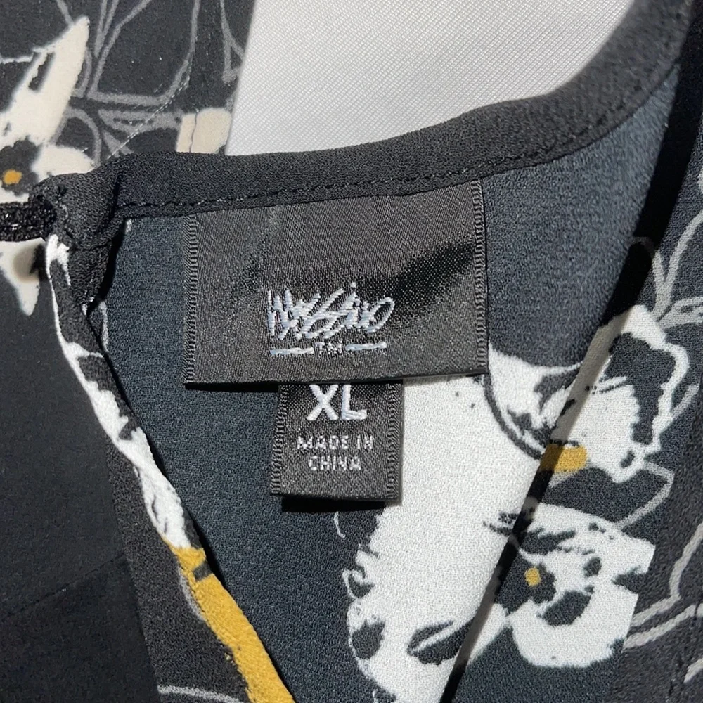 Mossimo Blouse - Picture 3 of 3